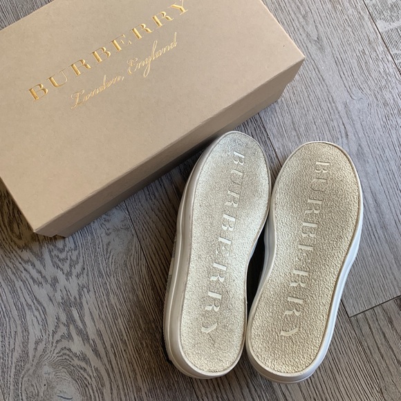 —-SOLD——-Womens Burberry Check Slip on Sneakers - Picture 5 of 7